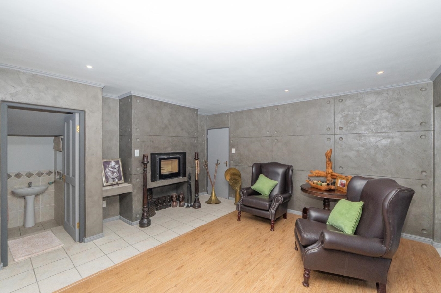 7 Bedroom Property for Sale in Myburgh Park Western Cape